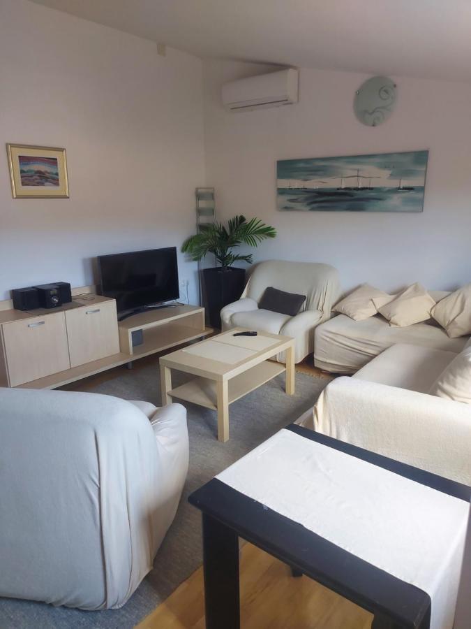 Apartman Marina Sa Parkingom Jelsa  Exterior foto
