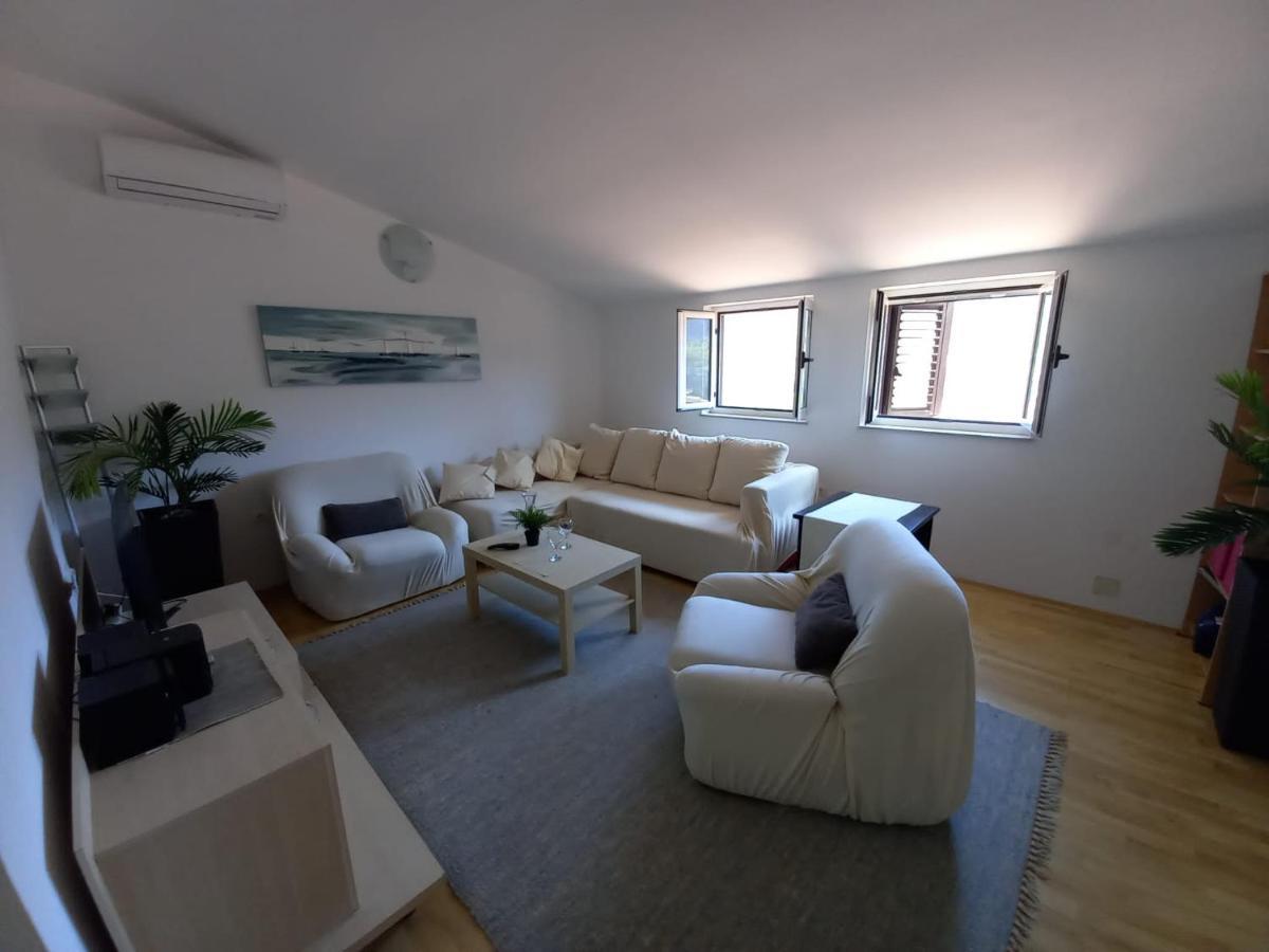 Apartman Marina Sa Parkingom Jelsa  Exterior foto